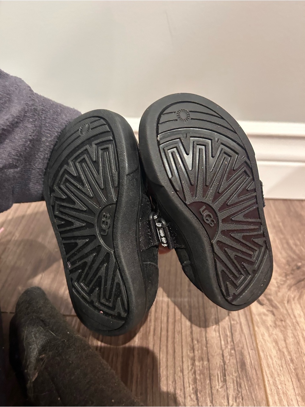 Baby uggs - Picture 2 of 5